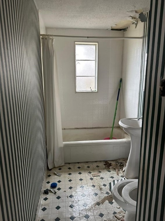 1425 Washington Blvd, Mckeesport PA  15133-3711 exterior