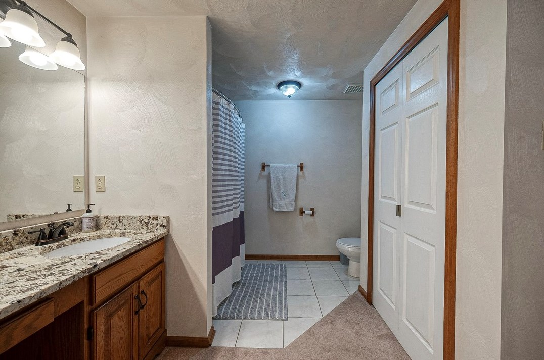 1003 Deveron Ct, Jeannette PA  15644-1056 exterior