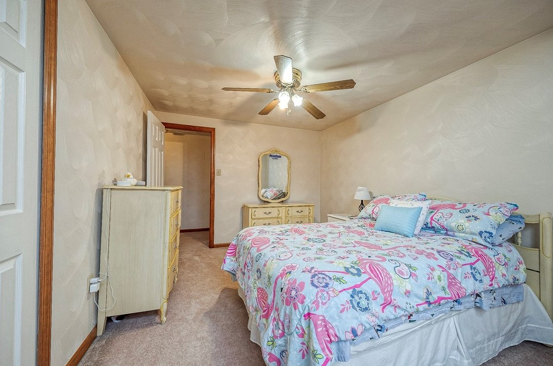 1003 Deveron Ct, Jeannette PA  15644-1056 exterior