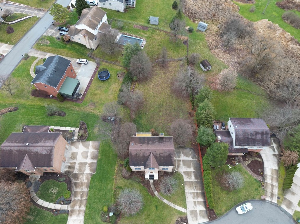 1003 Deveron Ct, Jeannette PA  15644-1056 exterior