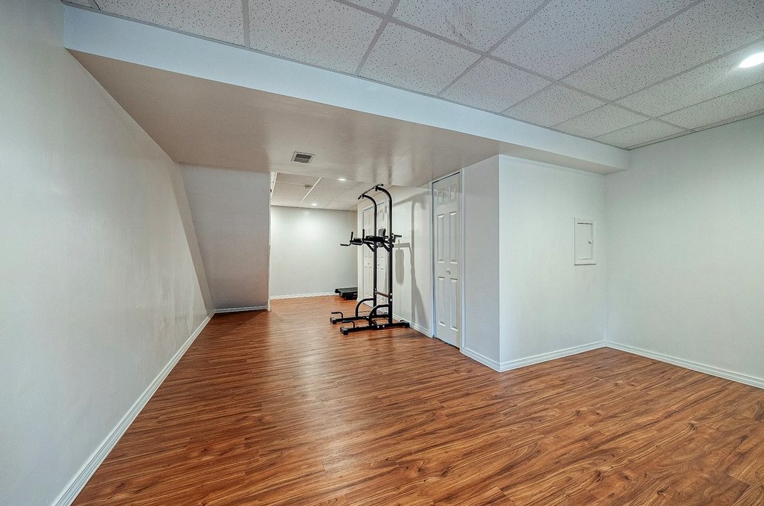 1003 Deveron Ct, Jeannette PA  15644-1056 exterior