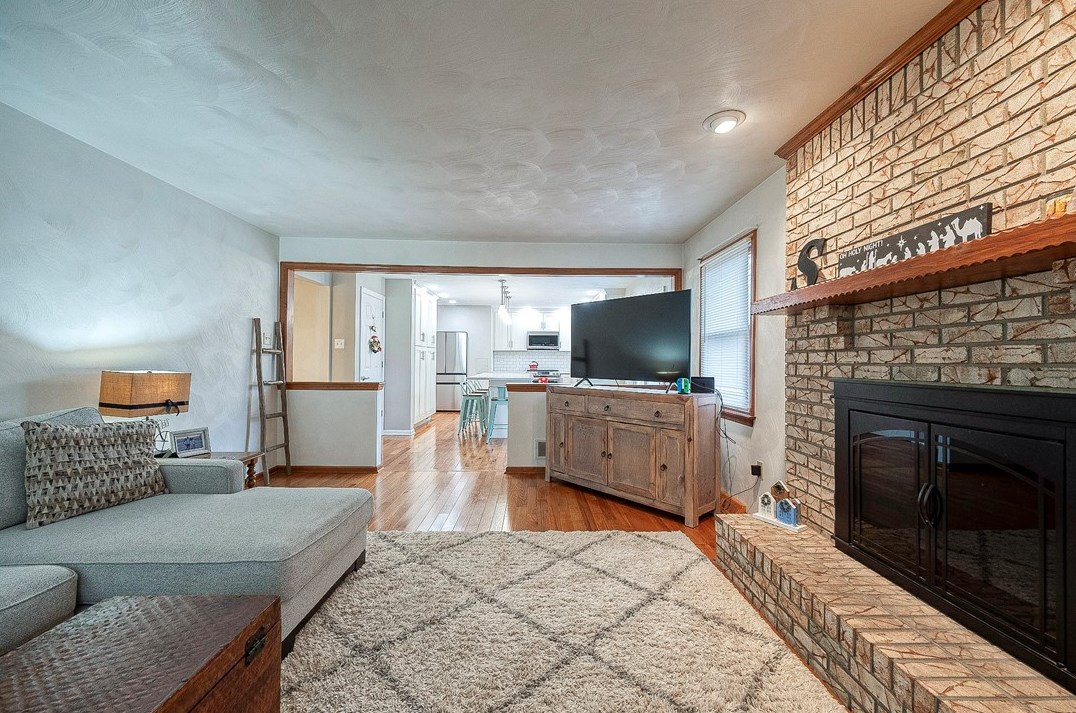 1003 Deveron Ct, Jeannette PA  15644-1056 exterior