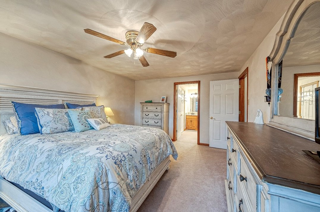 1003 Deveron Ct, Jeannette PA  15644-1056 exterior