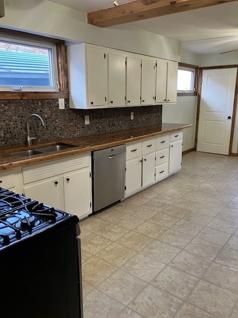 252 Thomas St, Hollsopple, PA 15935