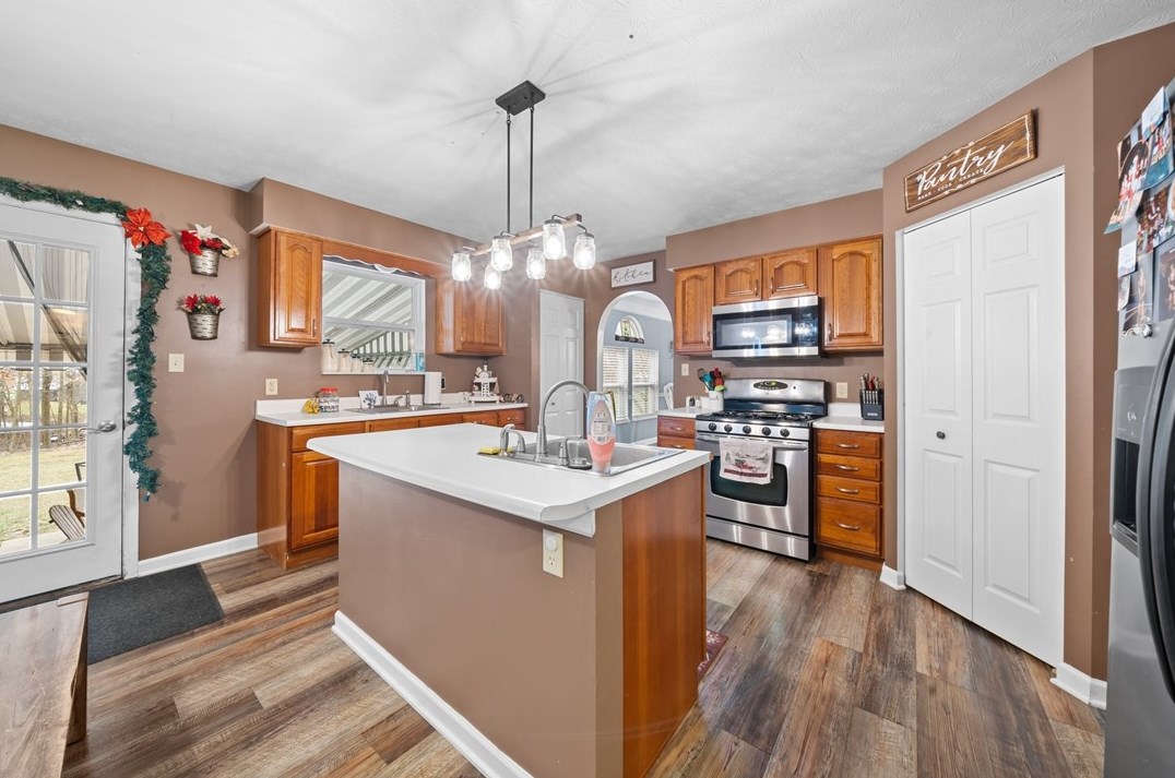 433 Chapeldale Dr, Apollo PA  15613-8342 exterior