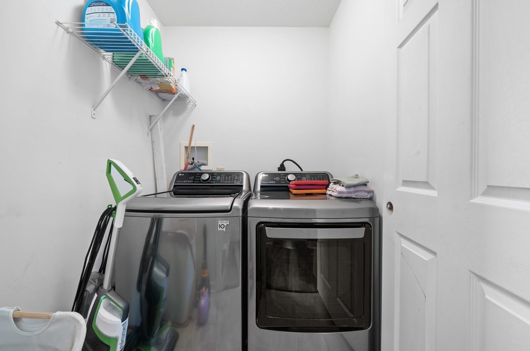 433 Chapeldale Dr, Apollo PA  15613-8342 exterior