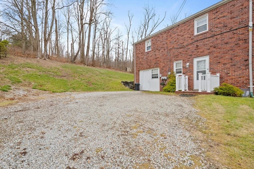552 Mcclane Farm Rd, Washington PA  15301-6125 exterior