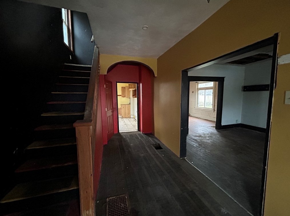 713 Penn Ave, Midland, PA 15059