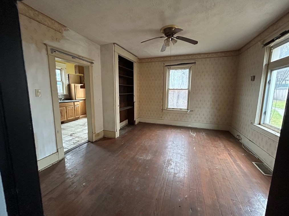 713 Penn Ave, Midland, PA 15059