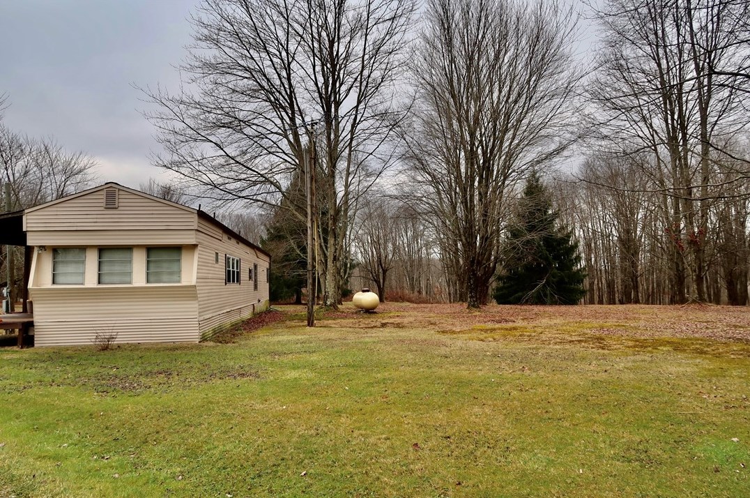 72 Snyder Rd, Greenville PA  16125-9613 exterior