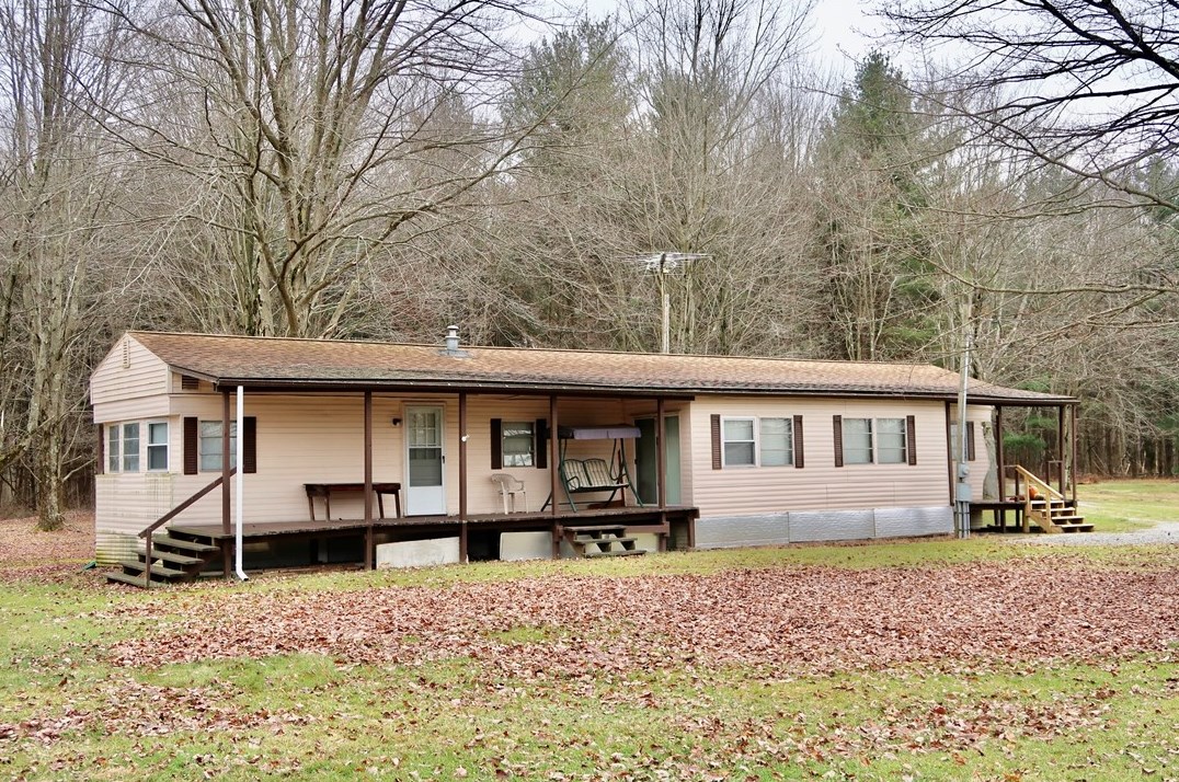 72 Snyder Rd, Greenville PA  16125-9613 exterior