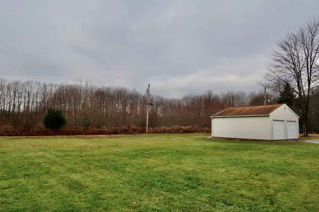 72 Snyder Rd, Greenville PA  16125-9613 exterior
