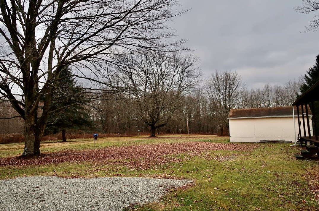 72 Snyder Rd, Greenville PA  16125-9613 exterior