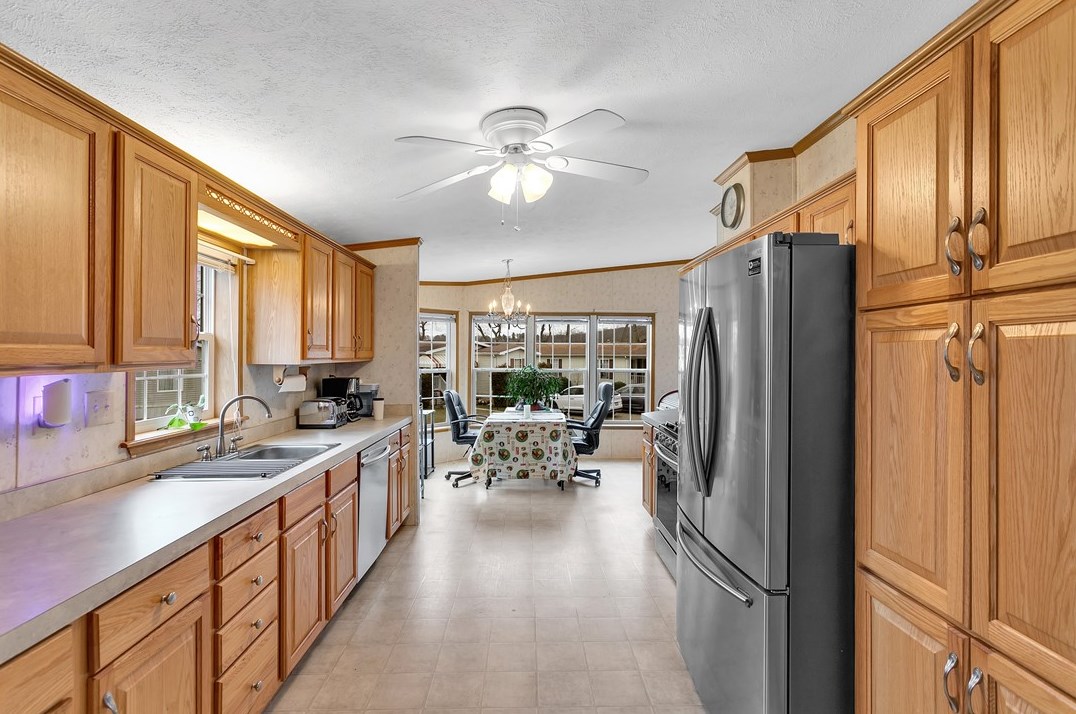 766 Mallard Dr, Apollo PA  15613-1806 exterior