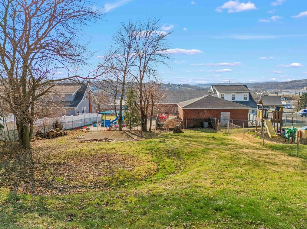 865 Duncan Ave, Washington PA  15301-3820 exterior