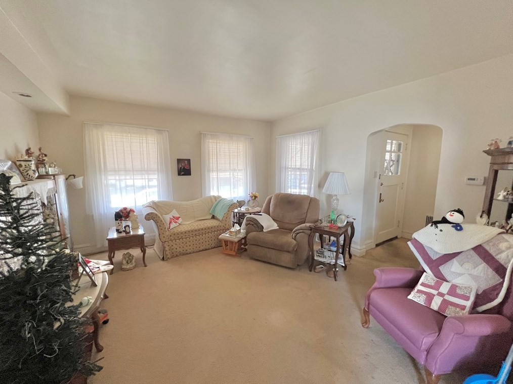 237 Fairmont Ave, New Castle PA  16105-1909 exterior