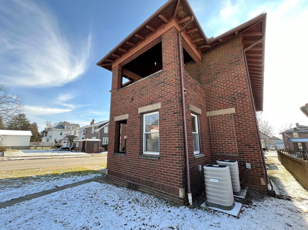 237 Fairmont Ave, New Castle PA  16105-1909 exterior