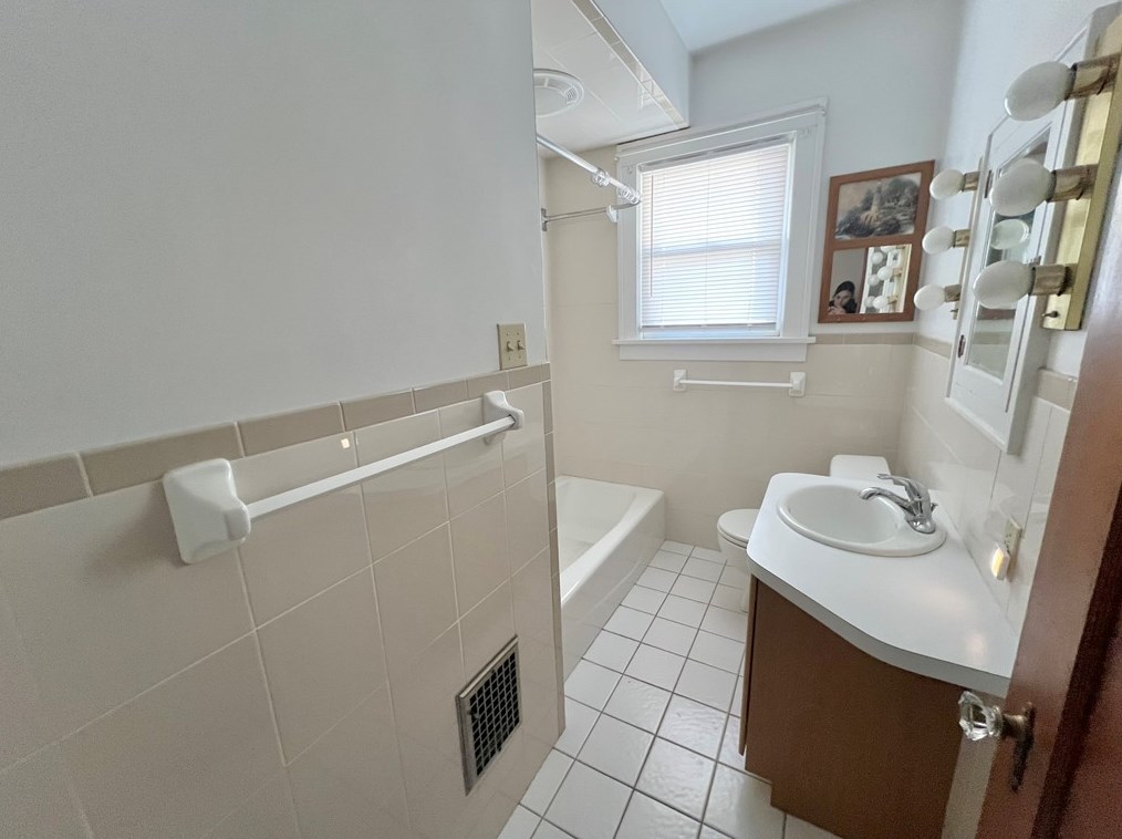 237 Fairmont Ave, New Castle PA  16105-1909 exterior