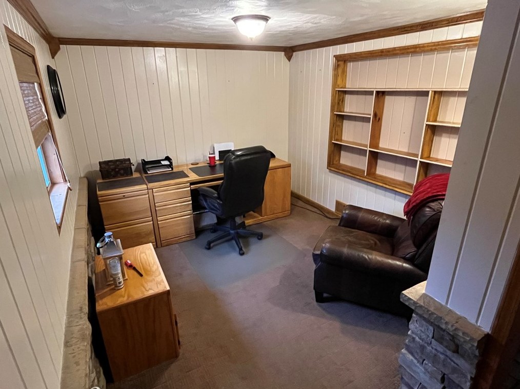 1128 Swede Hill Rd, Greensburg PA  15601-4979 exterior