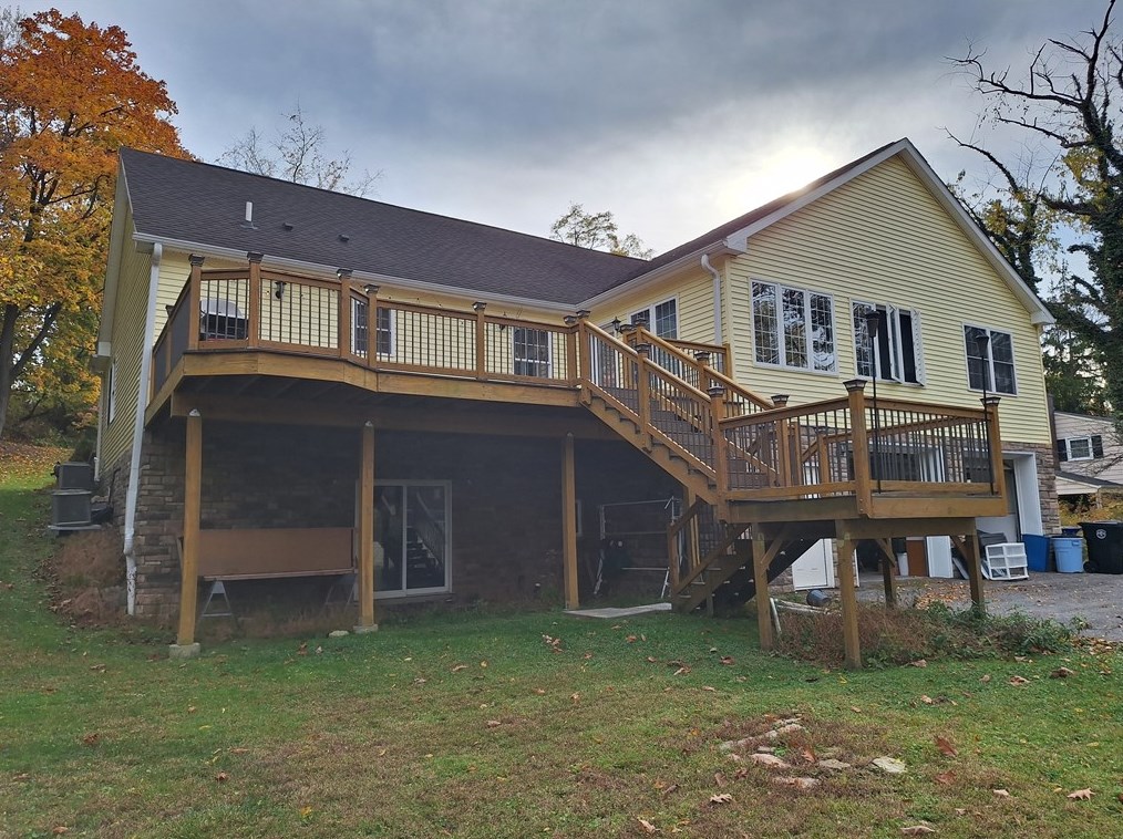 2560 Oldfield Ave, Bethel Park PA  15102-2727 exterior
