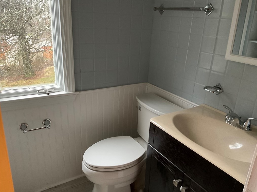 2587 Lightwood Ave, Bethel Park PA  15102-2071 exterior