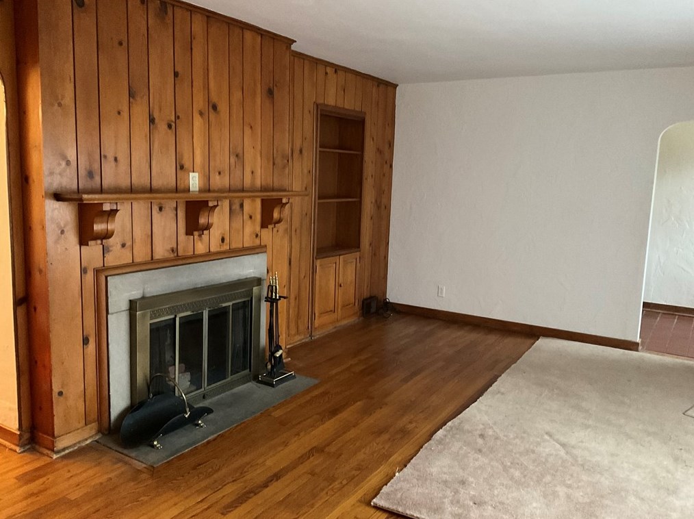 2587 Lightwood Ave, Bethel Park PA  15102-2071 exterior