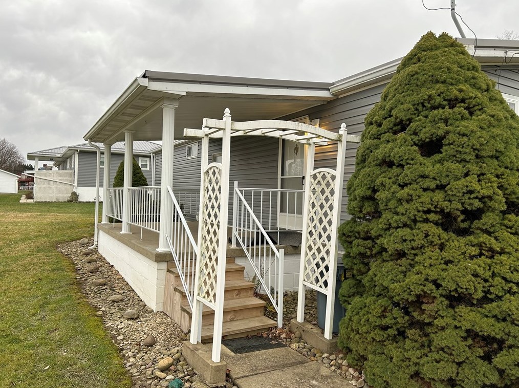 556 Liberty St, Perryopolis PA  15473-5400 exterior