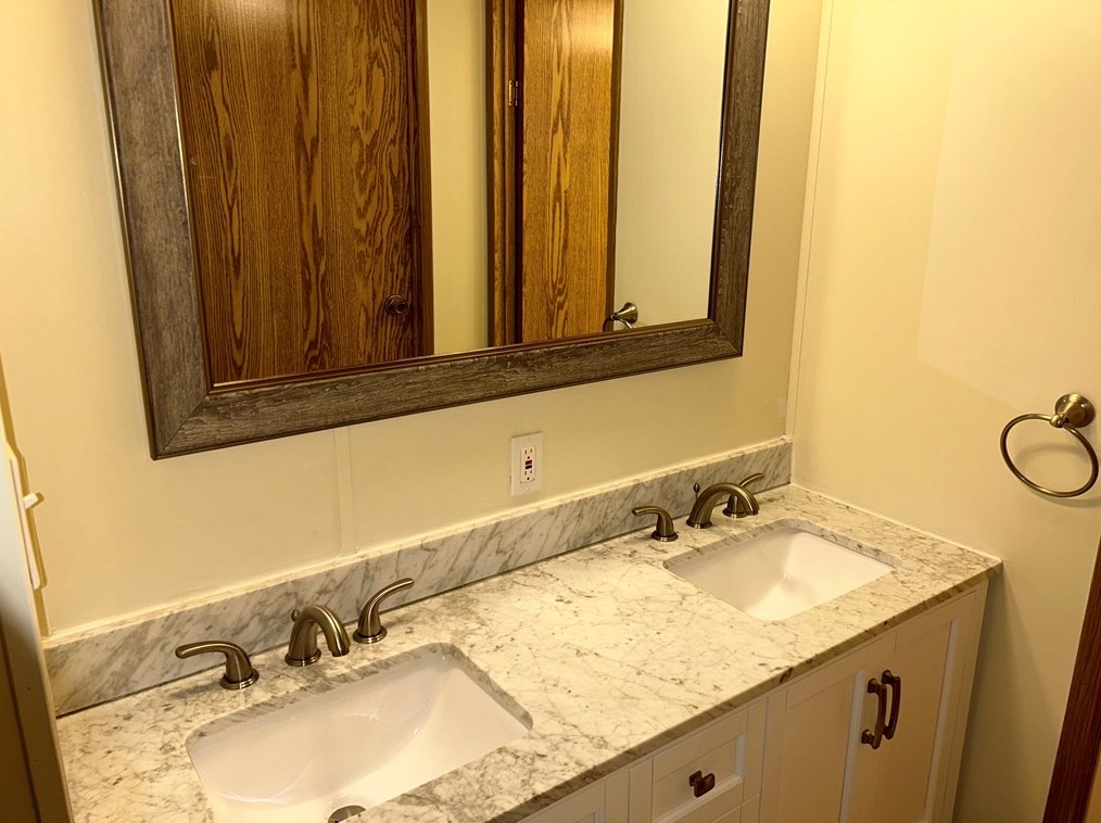 556 Liberty St, Perryopolis PA  15473-5400 exterior