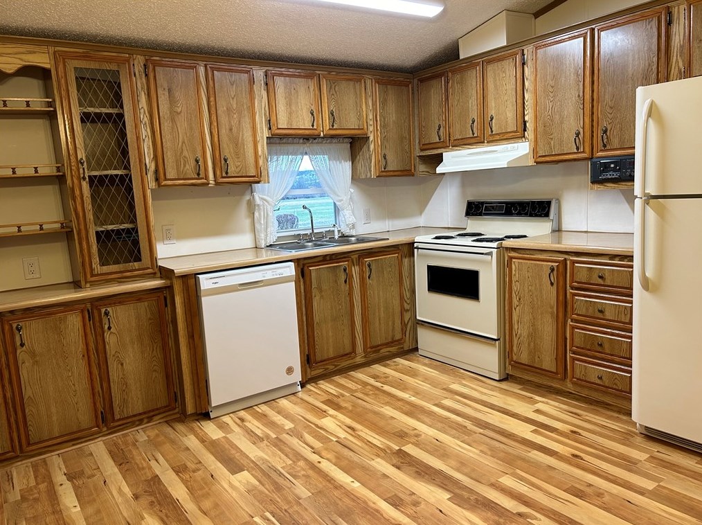 556 Liberty St, Perryopolis PA  15473-5400 exterior