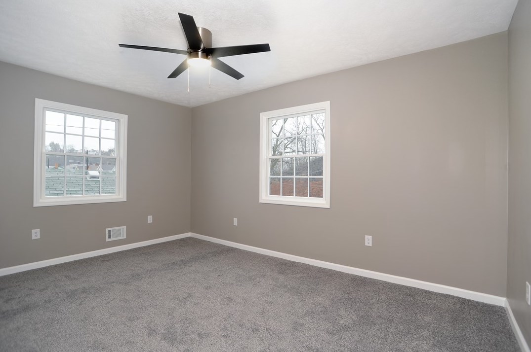 402 1st Ave, Collier Township PA  15106-2575 exterior