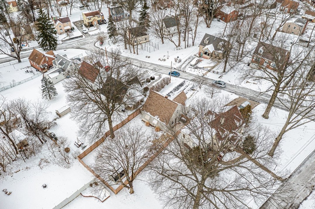 2101 Pleasant St, Bethel Park PA  15102-2133 exterior