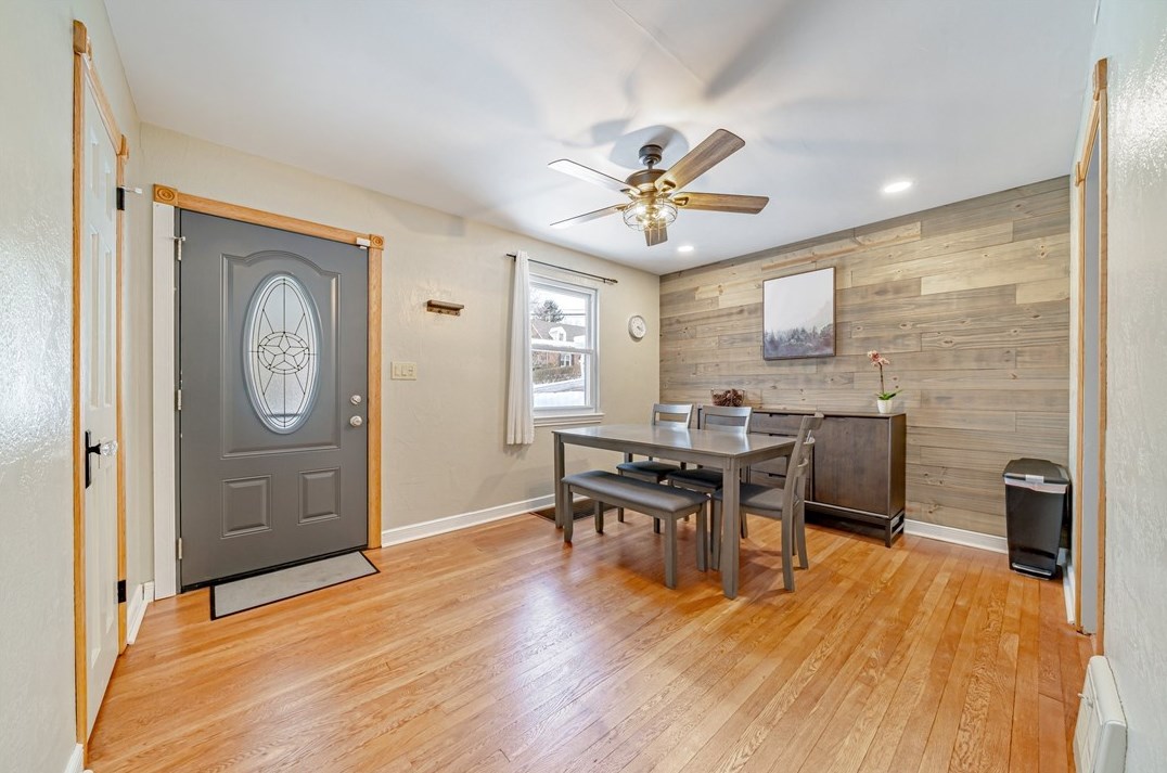 2101 Pleasant St, Bethel Park PA  15102-2133 exterior