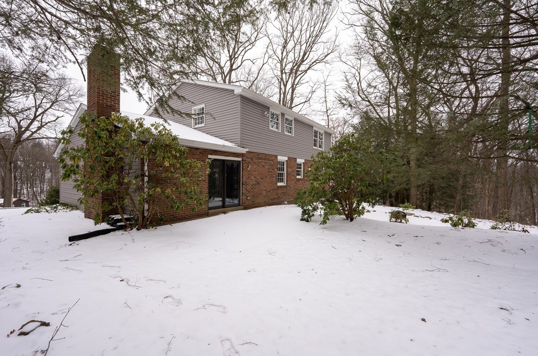 134 Locust Dr, Jeannette PA  15644-9521 exterior