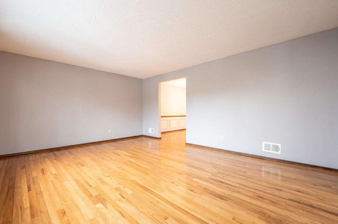 134 Locust Dr, Jeannette PA  15644-9521 exterior