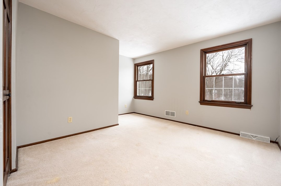 134 Locust Dr, Jeannette PA  15644-9521 exterior