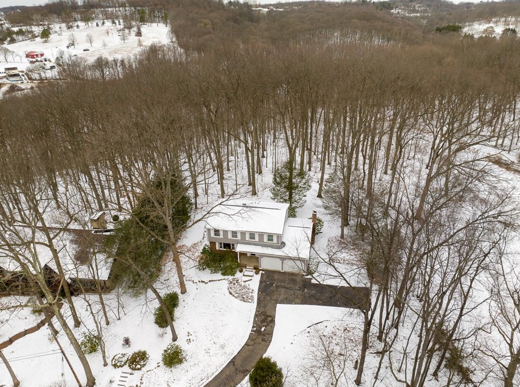 134 Locust Dr, Jeannette PA  15644-9521 exterior