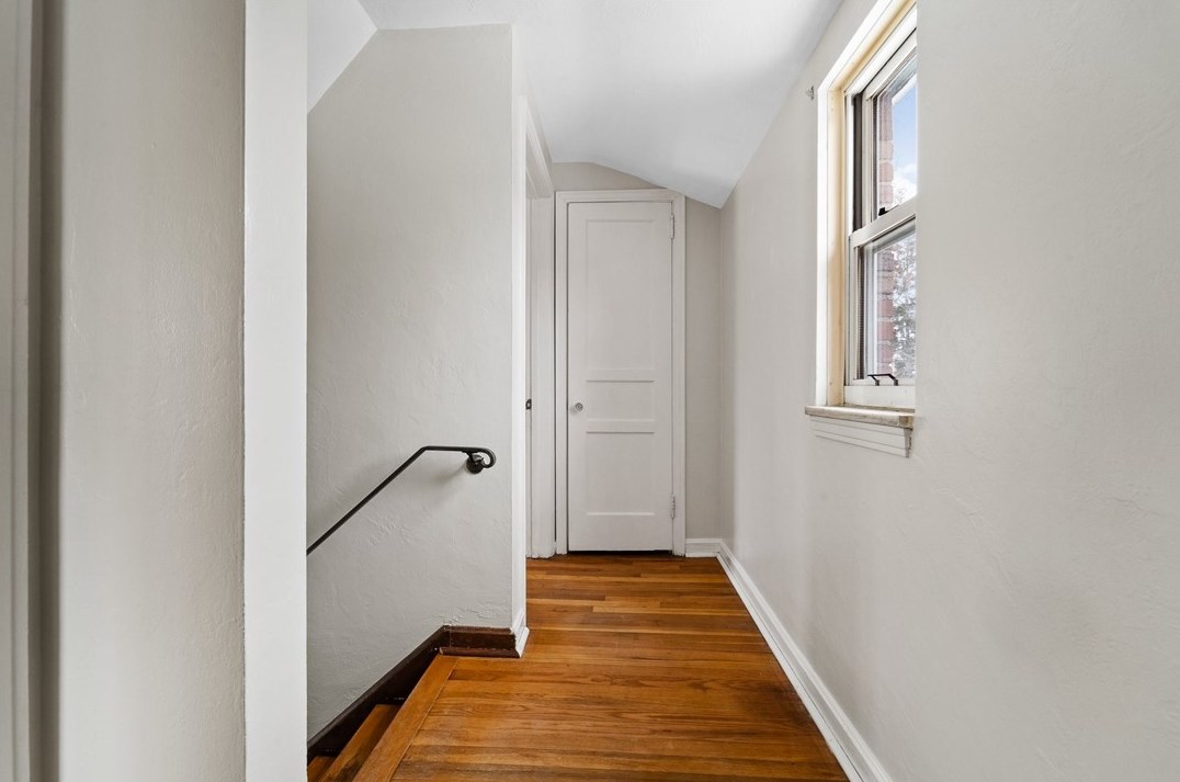 1069 Grandview Ave, Bridgeville PA  15017-2250 exterior