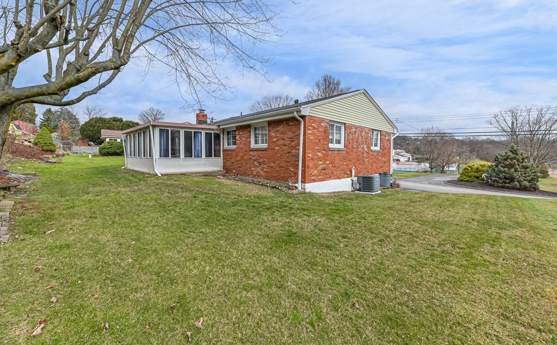 804 Dressel Rd, Allison Park PA  15101-4264 exterior