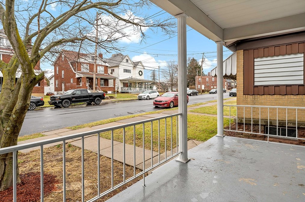 2621 Grandview Ave, Mckeesport PA  15132-7831 exterior