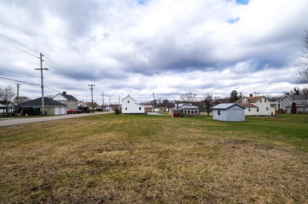 1026 Woodstock Ave, Hopwood, PA 15445
