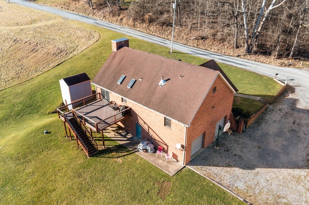 660 Old Post Rd, Prosperity PA 15329-1251 exterior