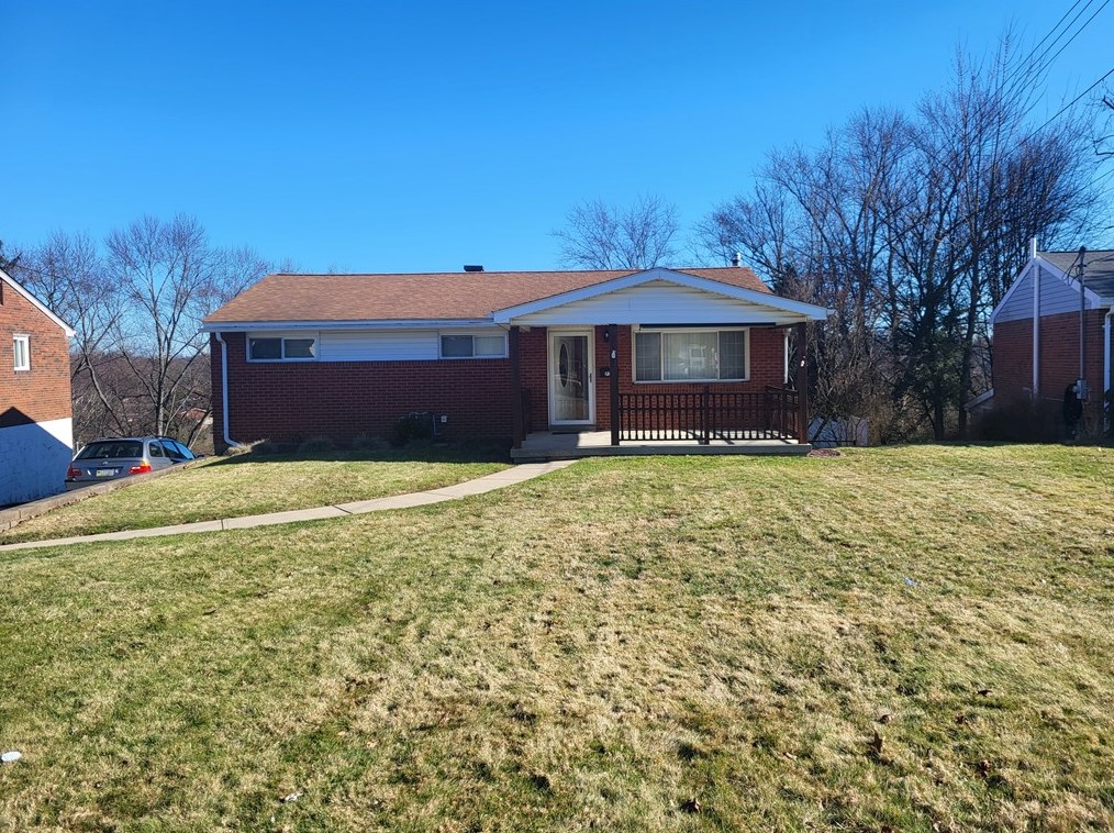 738 Garden City Dr, Monroeville PA  15146-1116 exterior