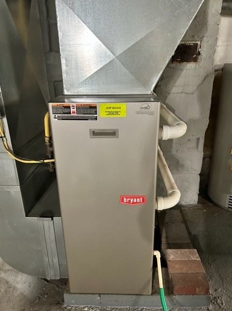 826 Elmwood St, Mckeesport PA  15133-3890 exterior