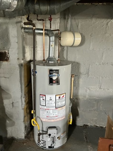 826 Elmwood St, Mckeesport PA  15133-3890 exterior