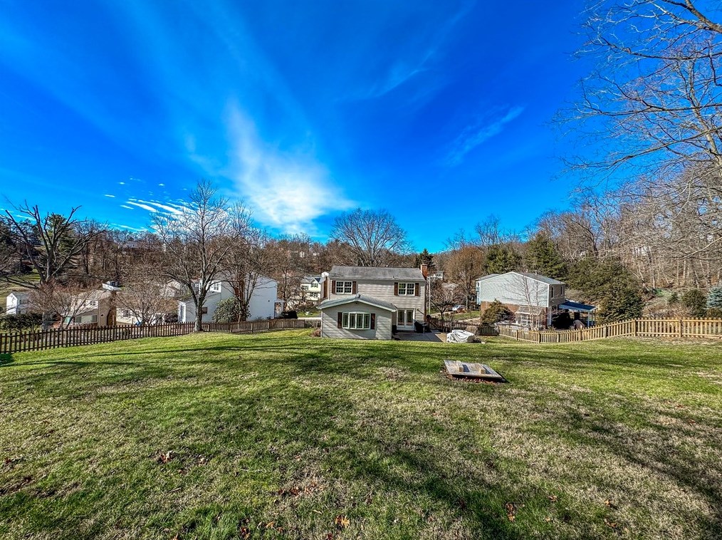 5024 Hull Dr, Bethel Park PA  15102-2326 exterior