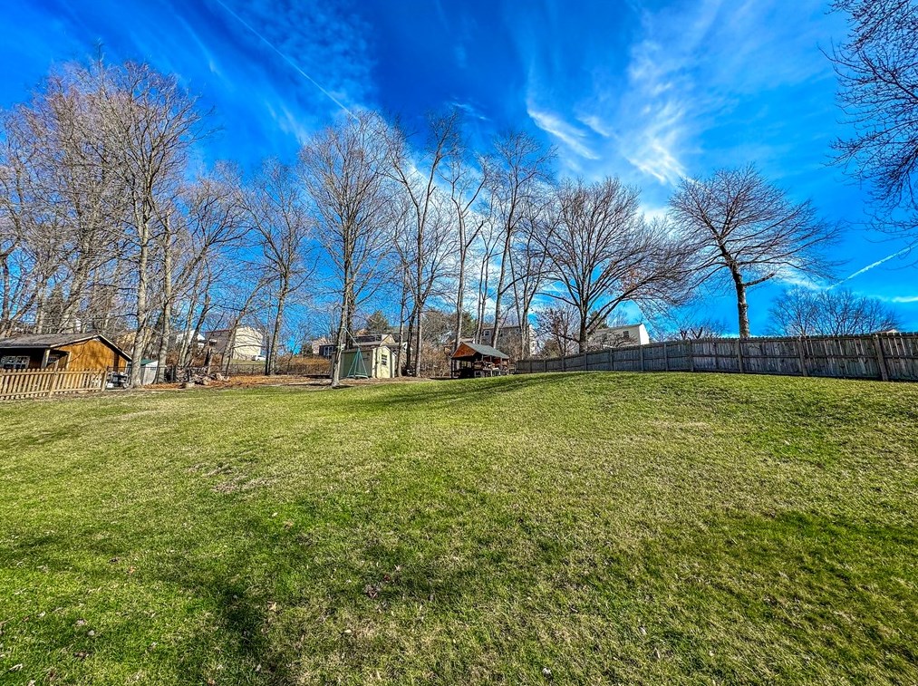 5024 Hull Dr, Bethel Park PA  15102-2326 exterior