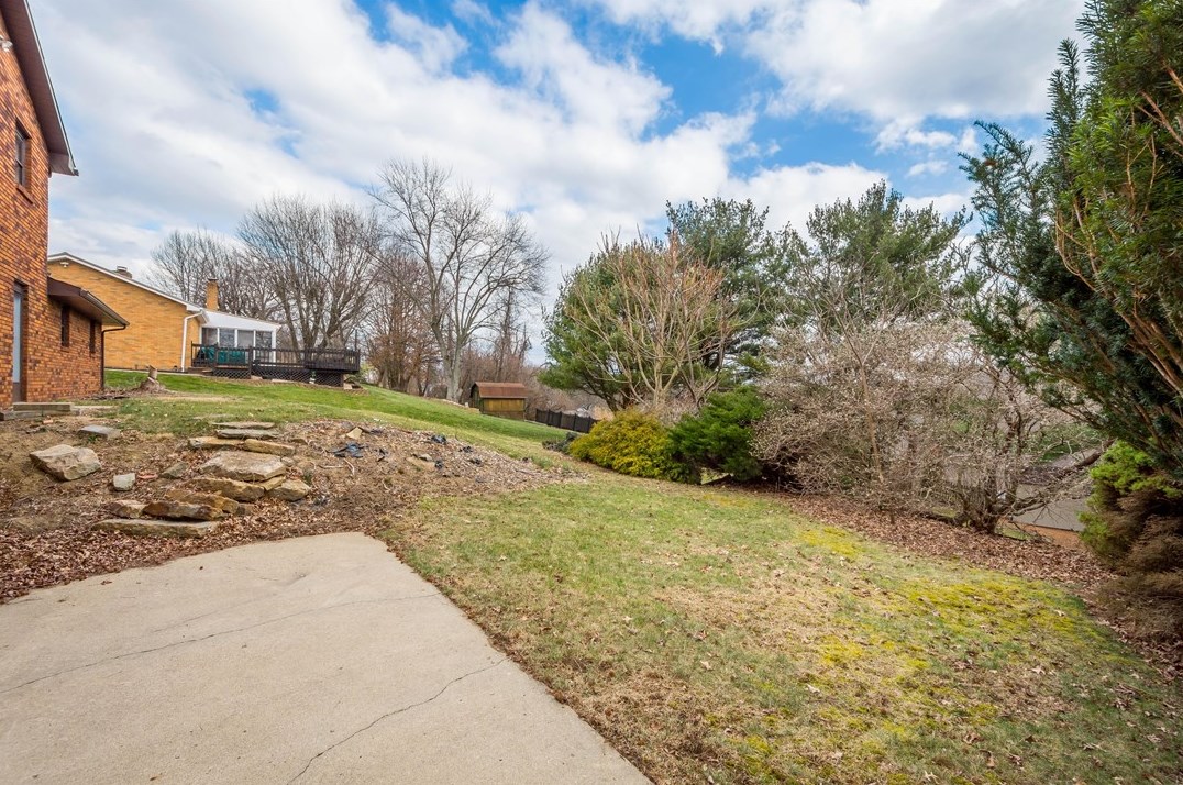 3086 Investors Rd, Washington PA  15301-9230 exterior