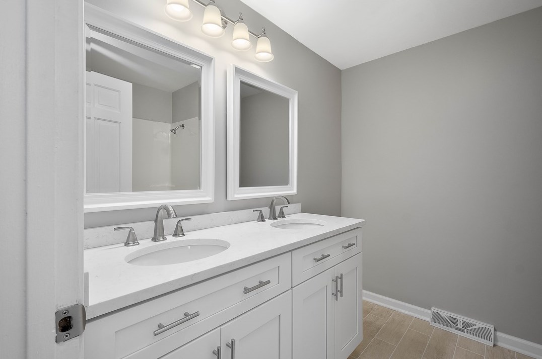 3086 Investors Rd, Washington PA  15301-9230 exterior
