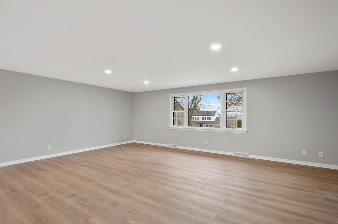 3086 Investors Rd, Washington PA  15301-9230 exterior