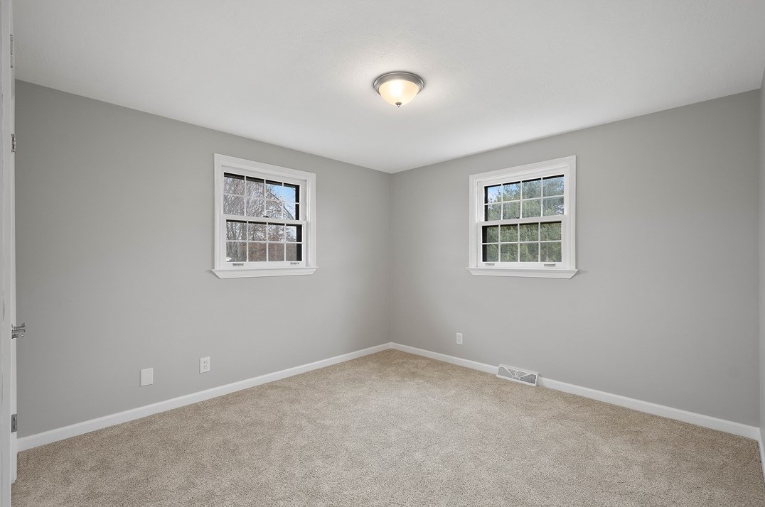 3086 Investors Rd, Washington PA  15301-9230 exterior